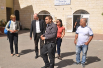 بالصور: وفد من مركز مساواة في زيارة لمدرستي طوماشين وعتيد في اللد